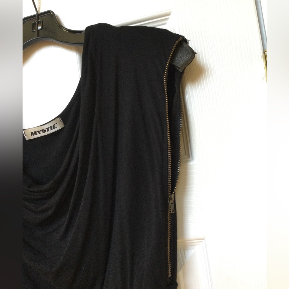 Fun LBD - Picture 3 of 6